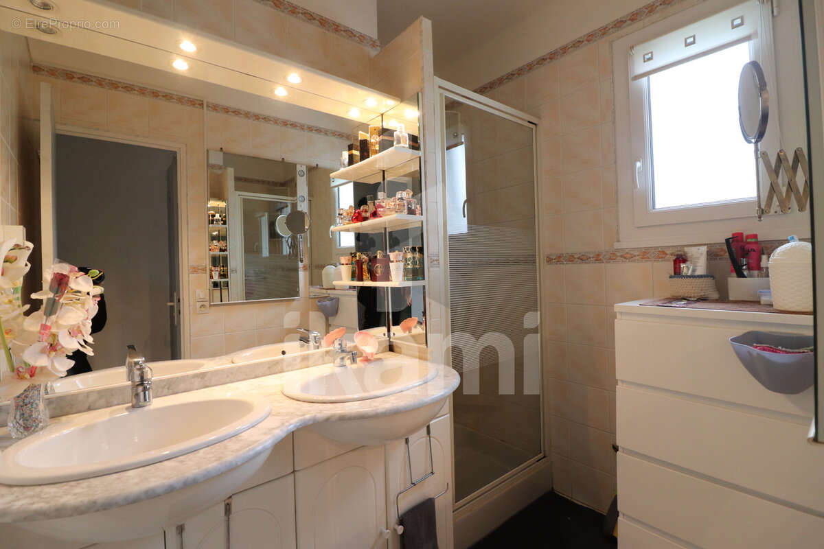 Maison à ROUSSILLON