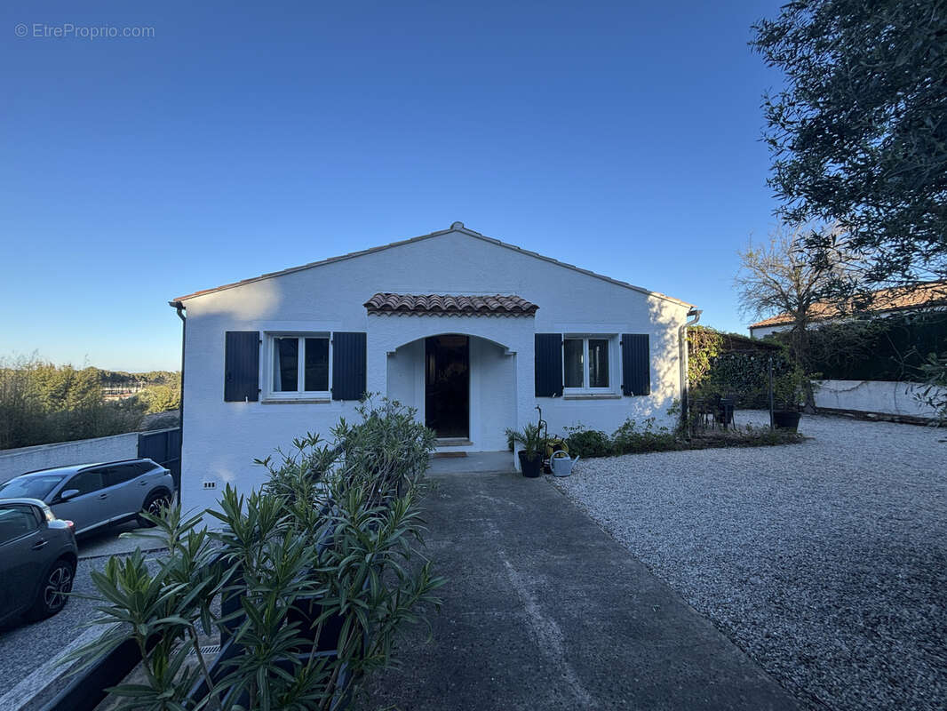 Maison à GALLARGUES-LE-MONTUEUX