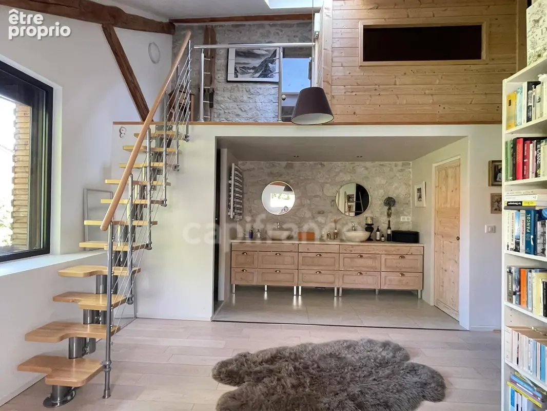 PRÉVESSIN-MOËNS – Ancienne forge du XIXᵉ transformée en loft – 187 m² – 3 chambres – Jardin - photo 25