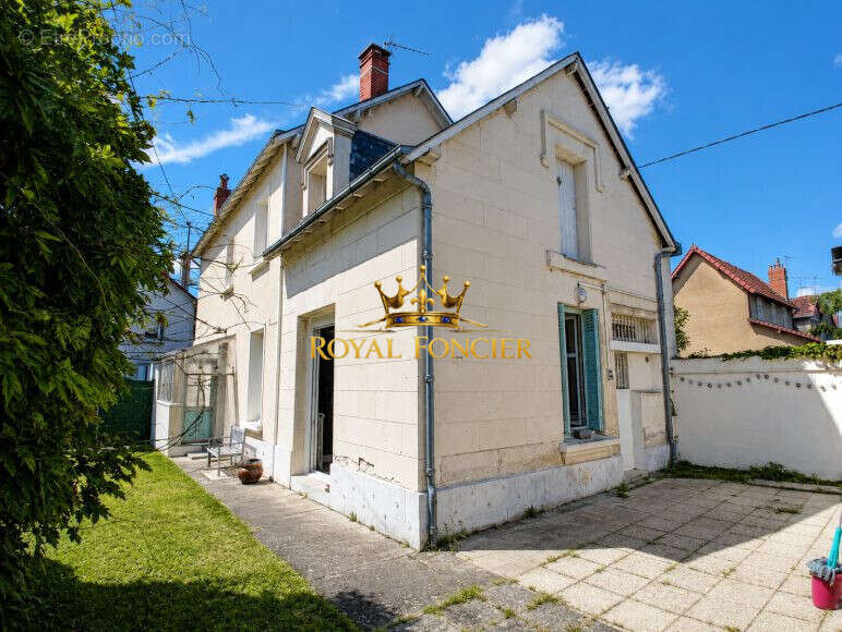 Maison 3 chambres - Maison à CHATELLERAULT