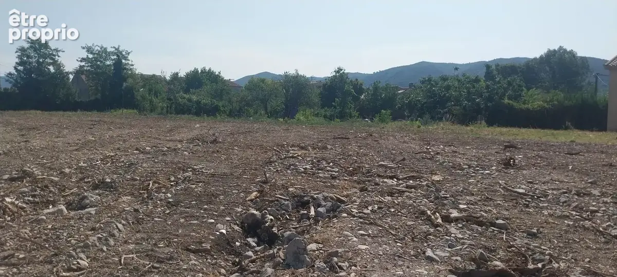 Terrain à bâtir de 557 m² à PEYRUIS (04) - photo 2