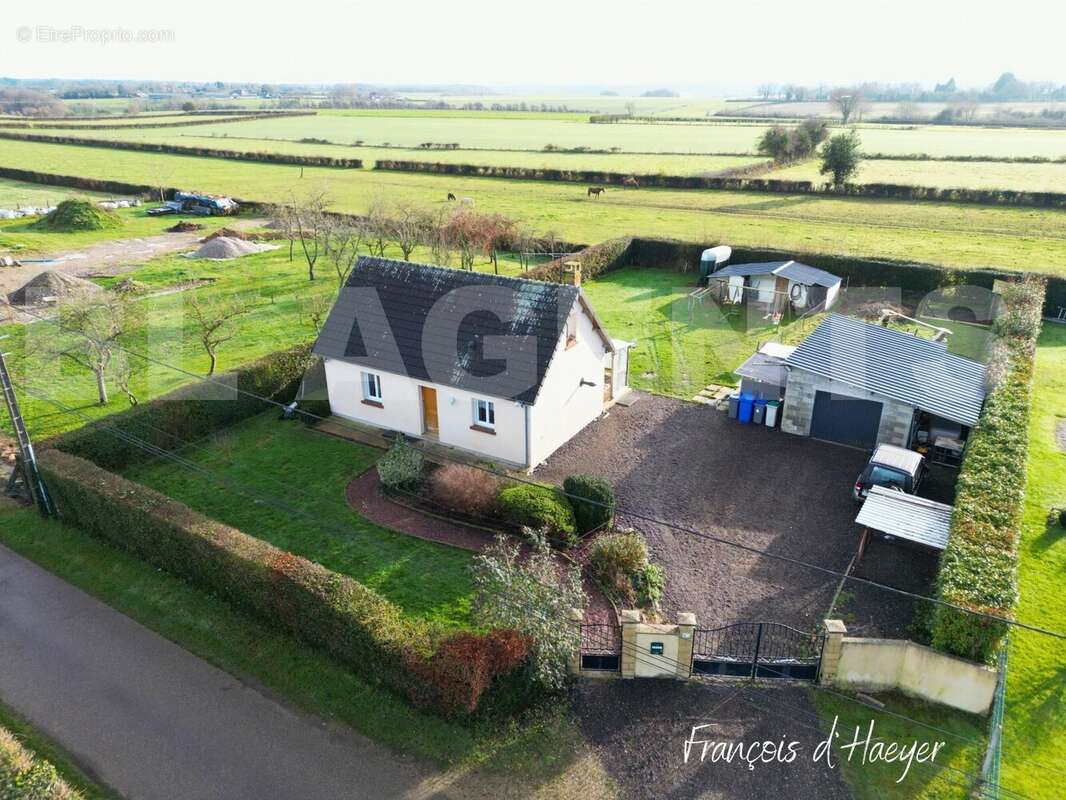 Copie de Sous OOFRE St Nico (600 x 600 px) (1500 x 1000 px) (1500 x 1125 px_20251205_151959_0000 - Maison à AUMALE