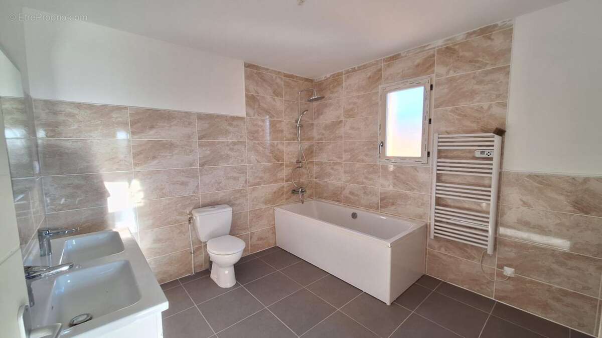 Maison à BONNAC-LA-COTE