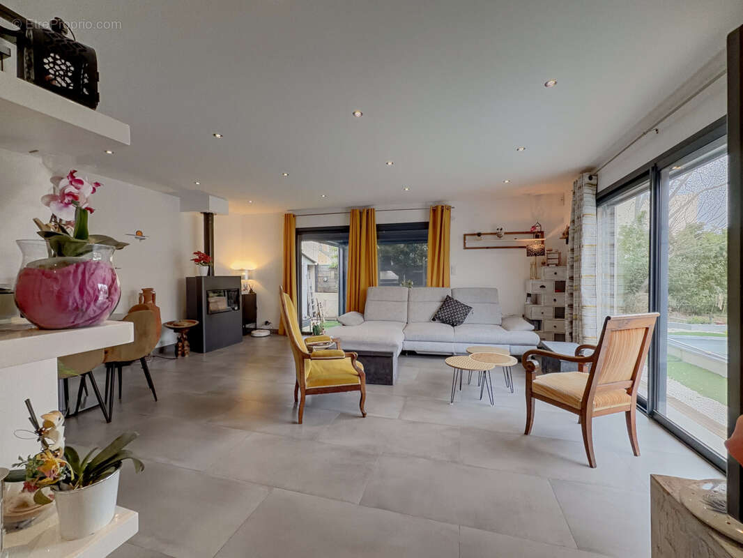 Maison à SIX-FOURS-LES-PLAGES