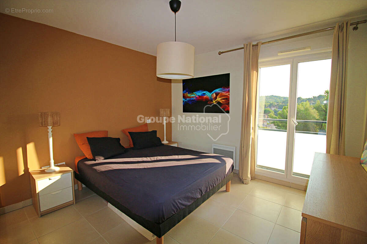 Appartement à ENSUES-LA-REDONNE