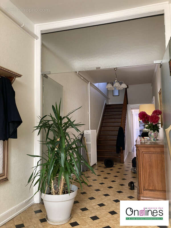 Maison 316 m² à Gries  - photo 3