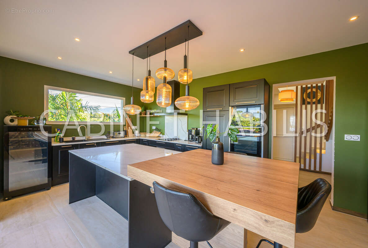 A VENDRE -VILLA T6  224.40 m2 environ - ENTRE-DEUX - 690 000 € - photo 2