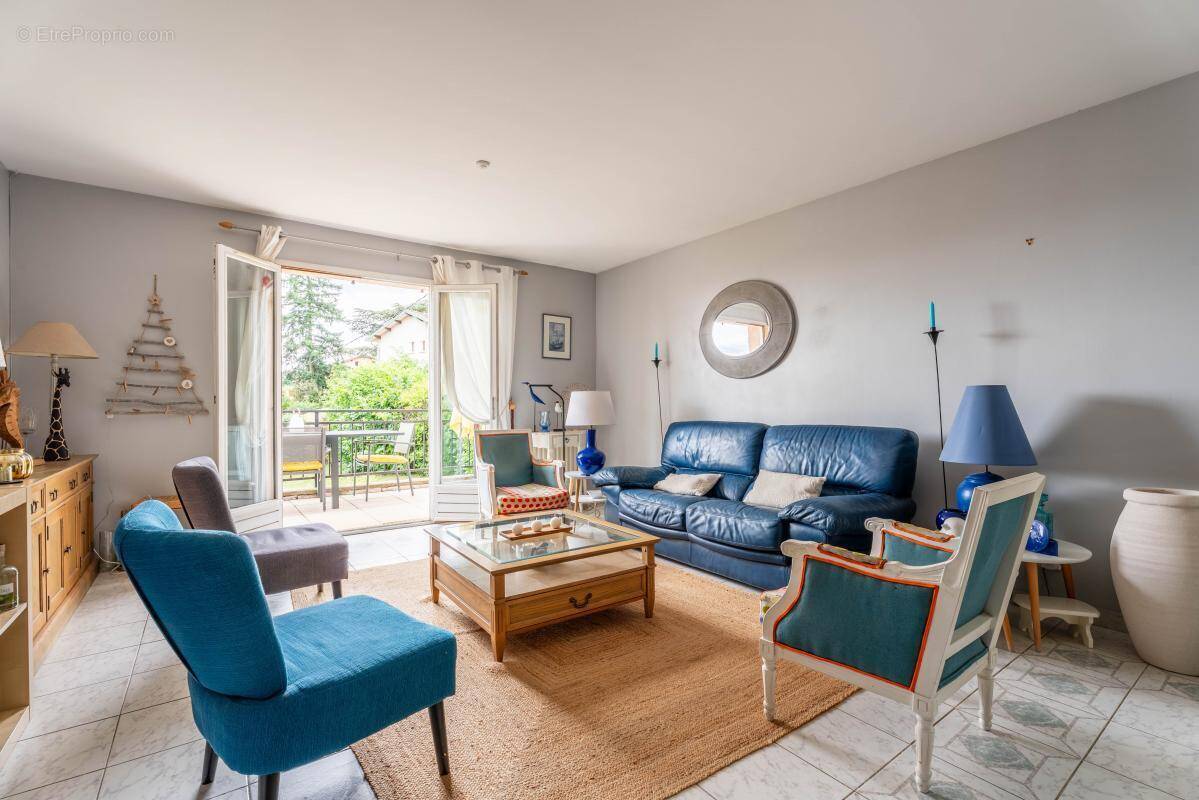 Maison à GREZIEU-LA-VARENNE