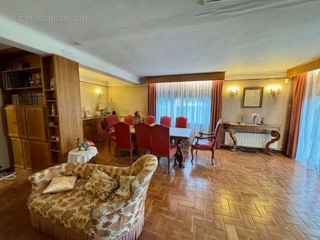 Maison à PARAY-VIEILLE-POSTE