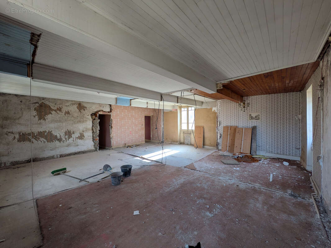 Appartement à CHANTEMERLE-LES-BLES