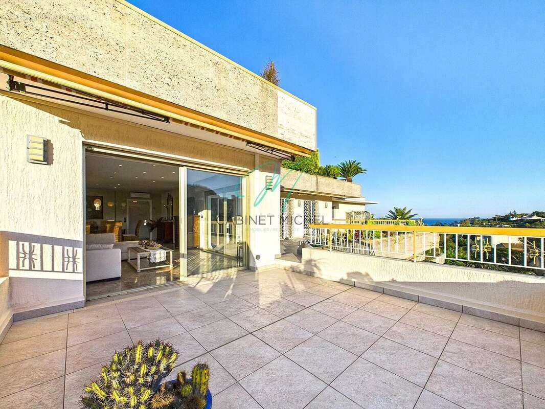 Appartement à MANDELIEU-LA-NAPOULE