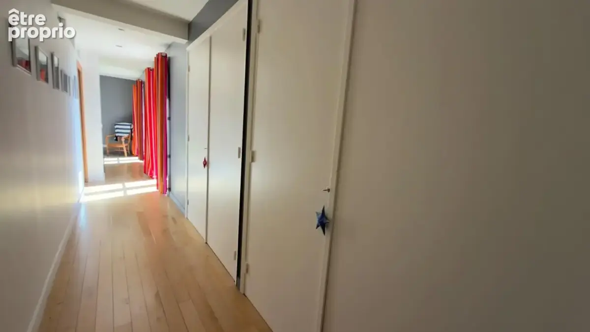 Magnifique propriete de semi plain pied erigee sur plus de 1300 m² - photo 9