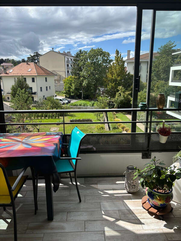 Appartement à COLLONGES-SOUS-SALEVE