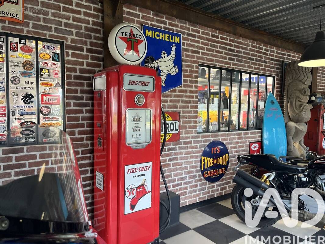 Photo 1 - Commerce à PERIGNY