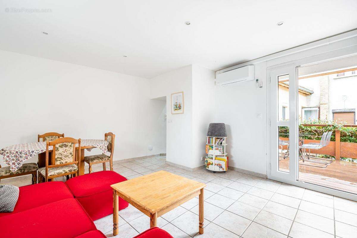 Appartement à IRIGNY