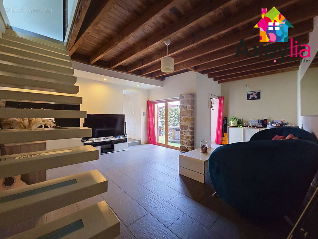 A vendre - st andre d apchon - maison de village avec charme - photo 8