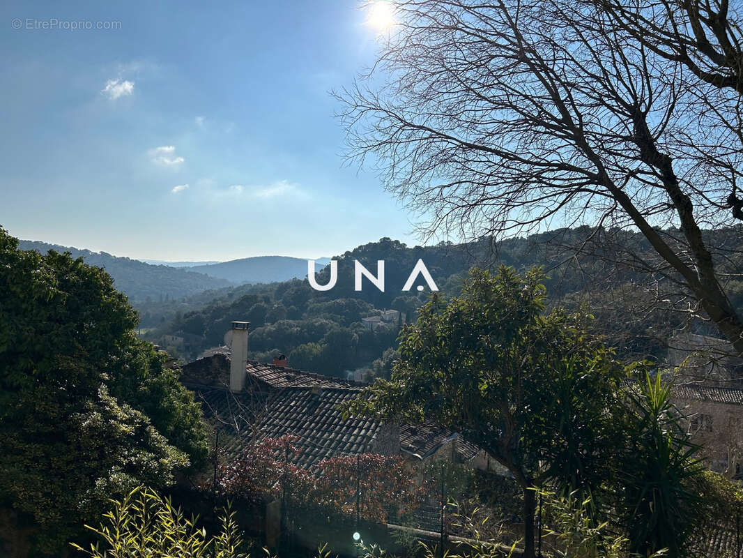 Maison à LA ROQUE-SUR-CEZE