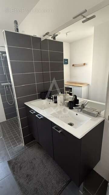 Saint-yrieix - pavillon plain pied 3 chambres avec jardin - photo 12