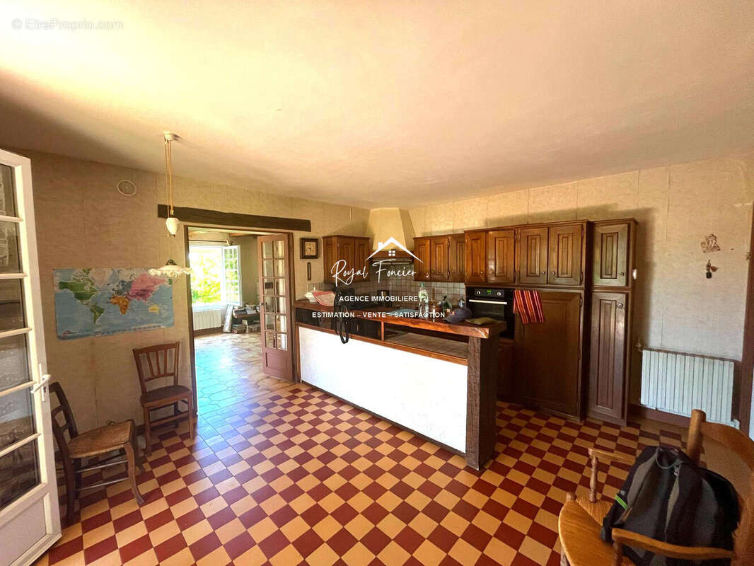 Cuisine - Maison à DANGE-SAINT-ROMAIN