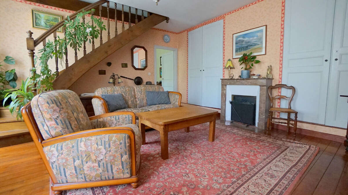 Maison à EPONE