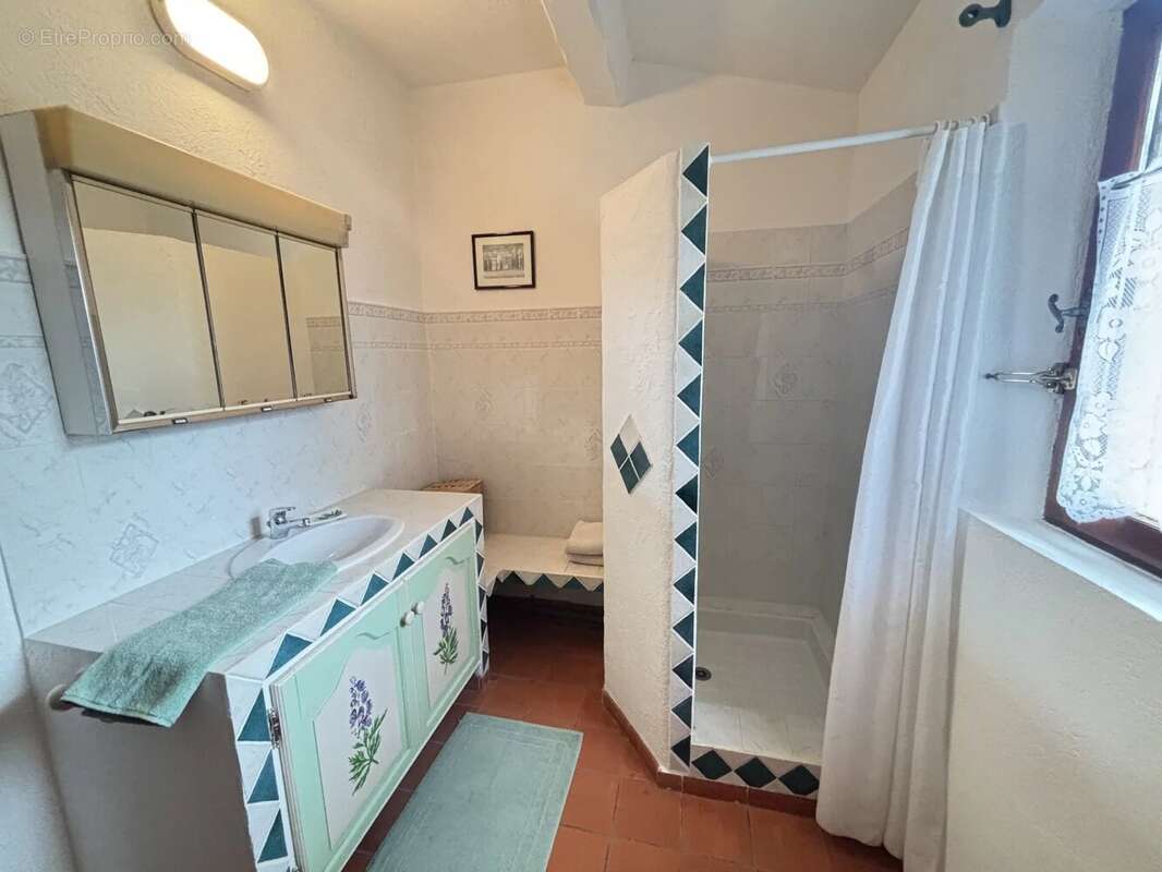 Maison à FIGANIERES