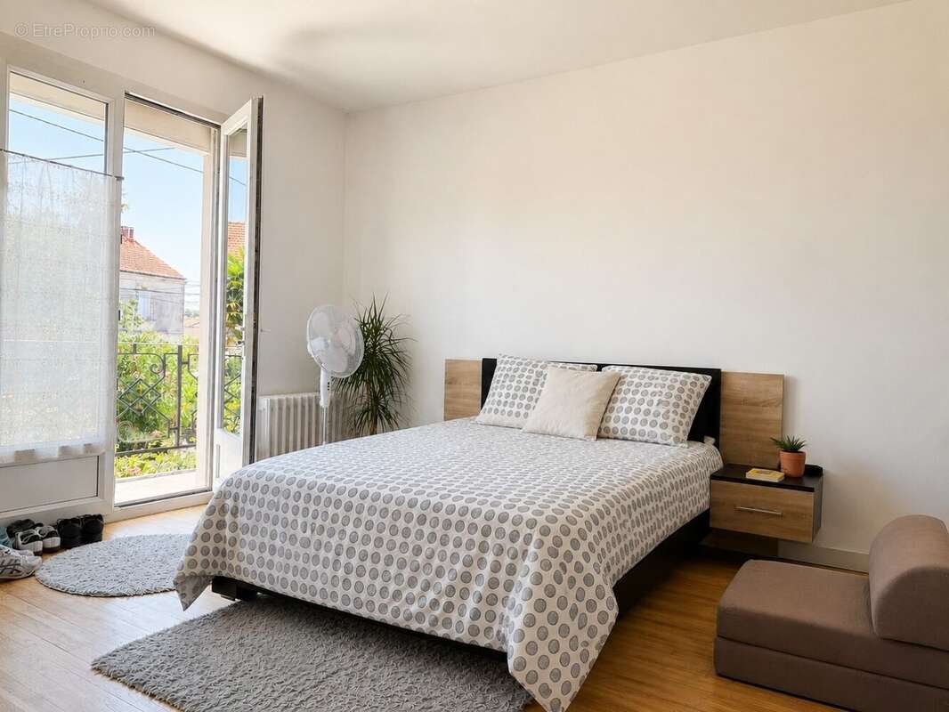 Maison familiale de 165 m² avec jardin, 5 chambres et revenus photovoltaïques  Le Gond-Pontouvre - photo 5