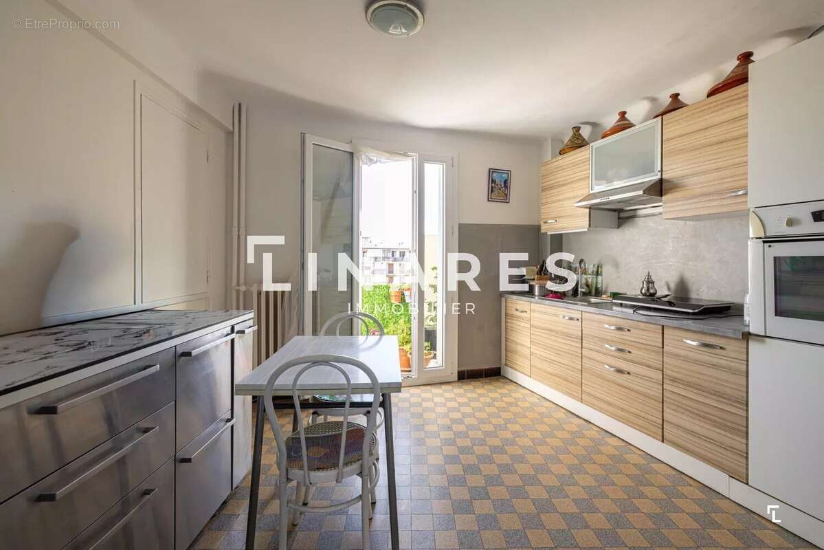 Appartement à MARSEILLE-3E