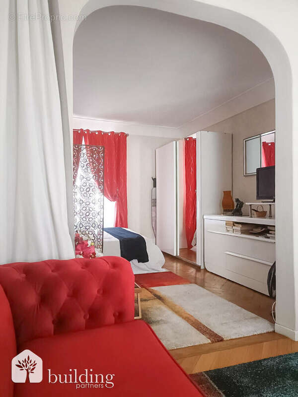 Arc de Triomphe Paris 17ème - Appartement 2 pièces 33 m² - photo 4