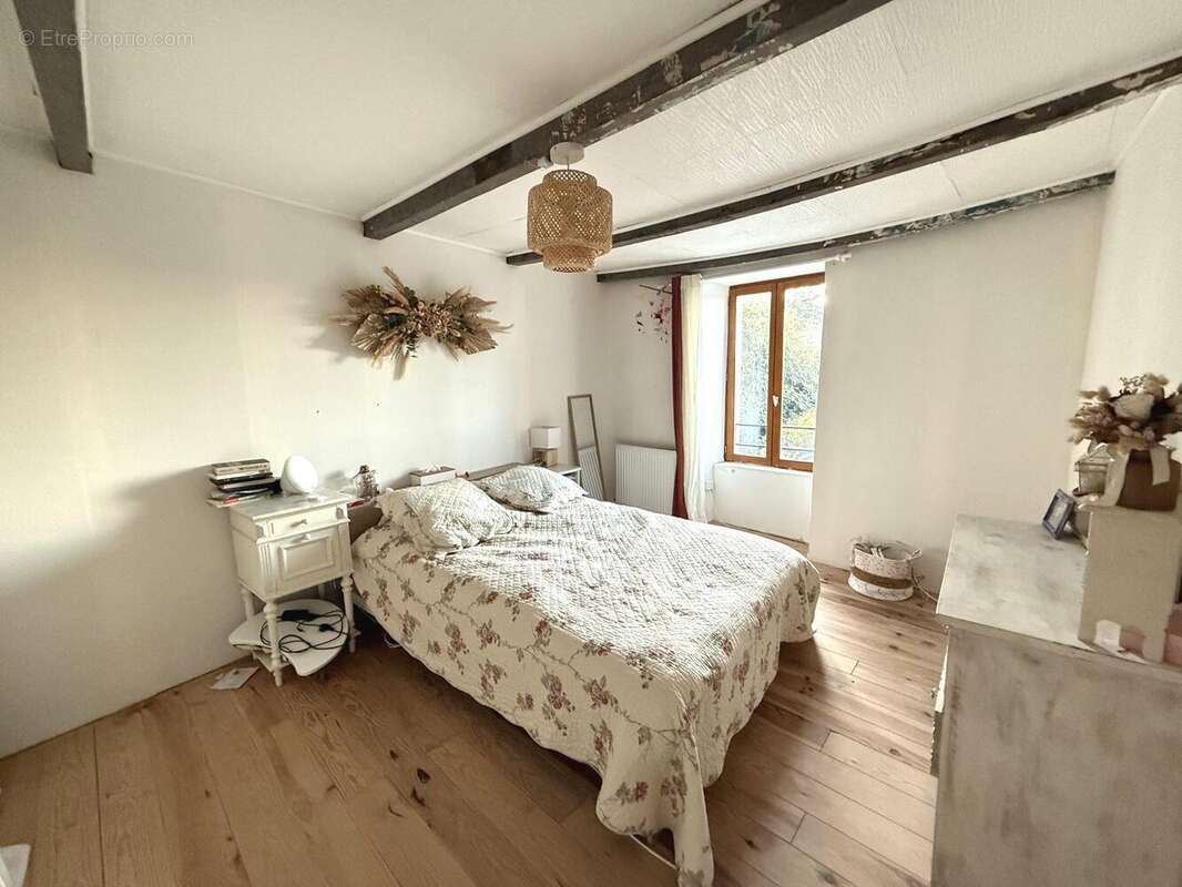 Maison à SAINT-SIMEON-DE-BRESSIEUX