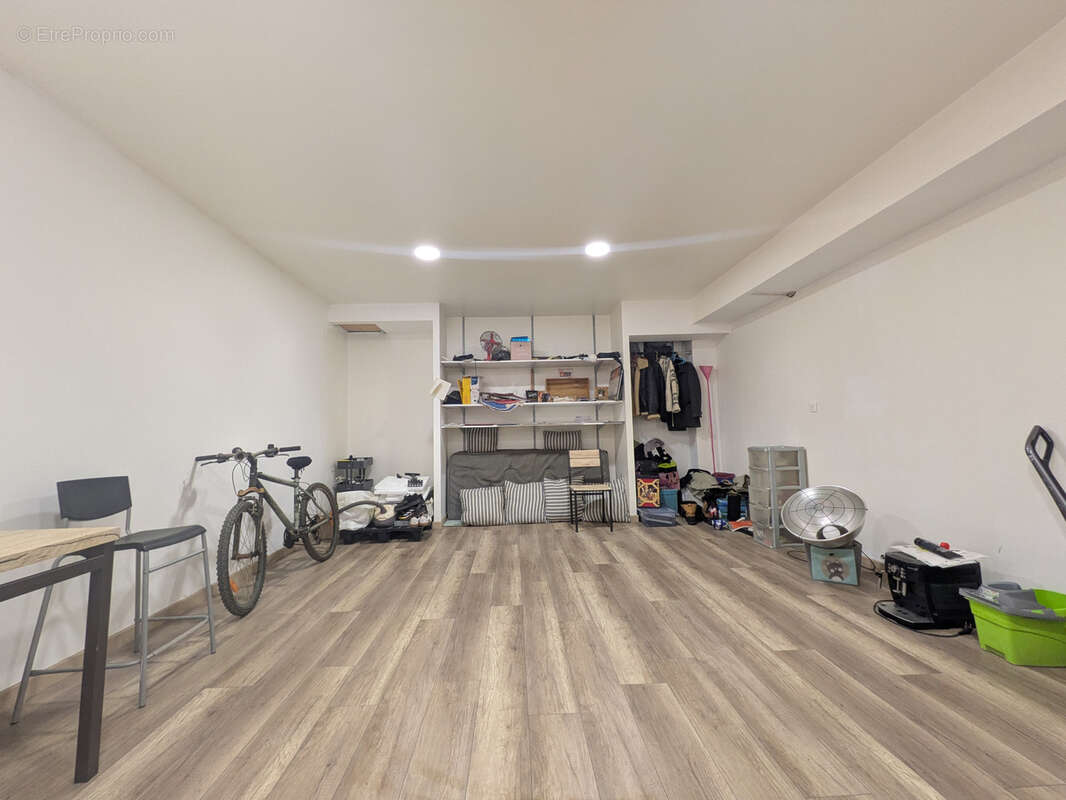 Commerce à MEYRARGUES