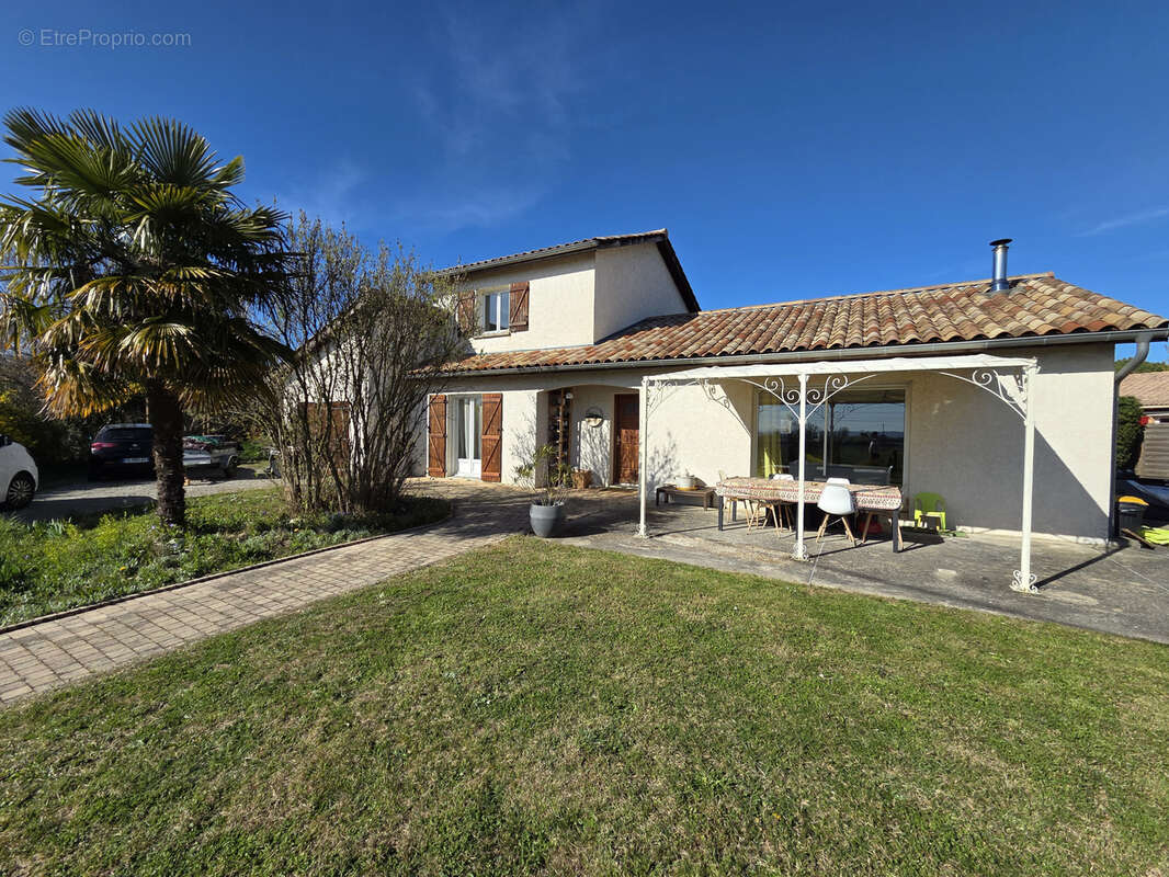 Maison à MOISSIEU-SUR-DOLON