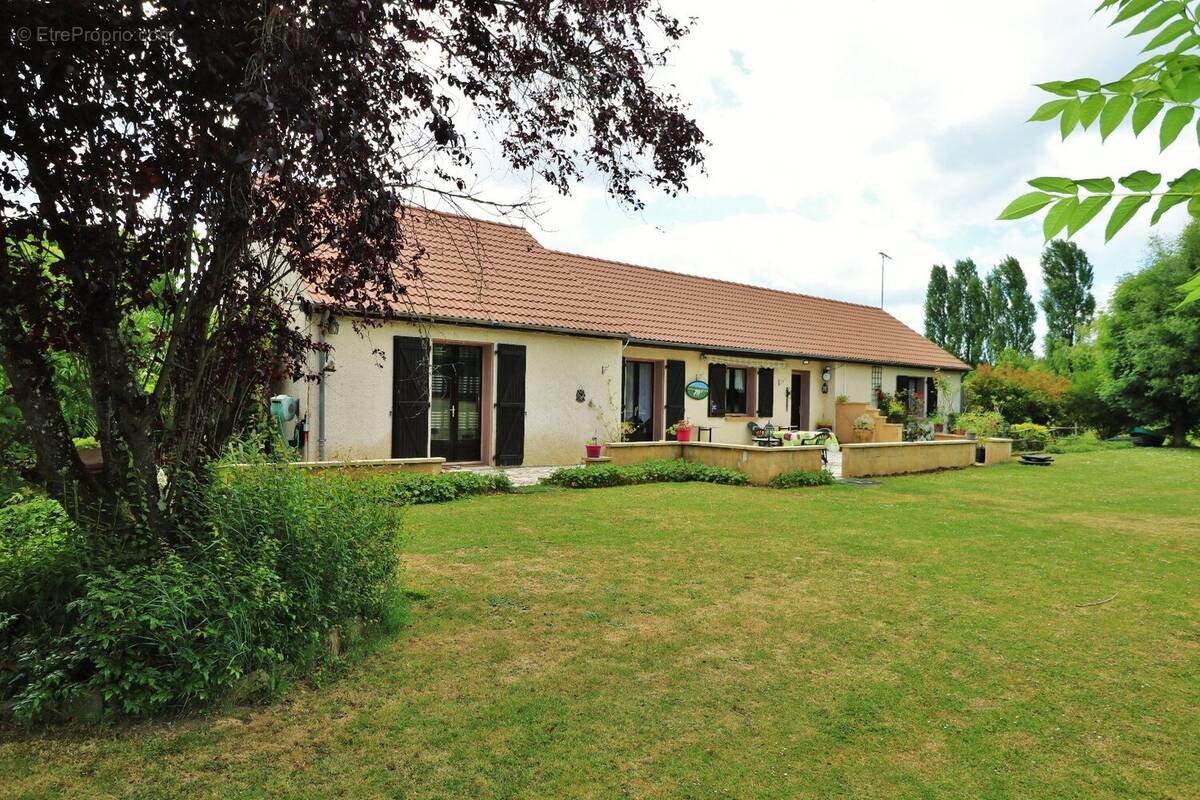 Maison à NOGENT-SUR-VERNISSON