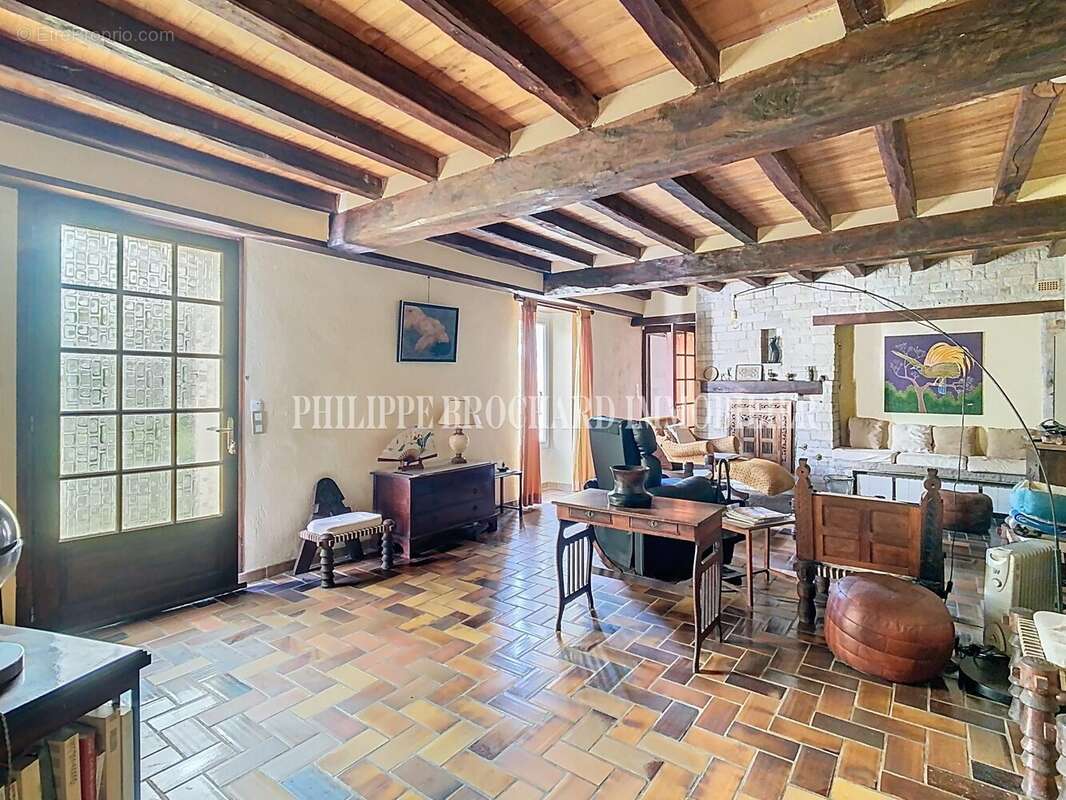 Maison 226 m² à Sainte-Hermine  - photo 5