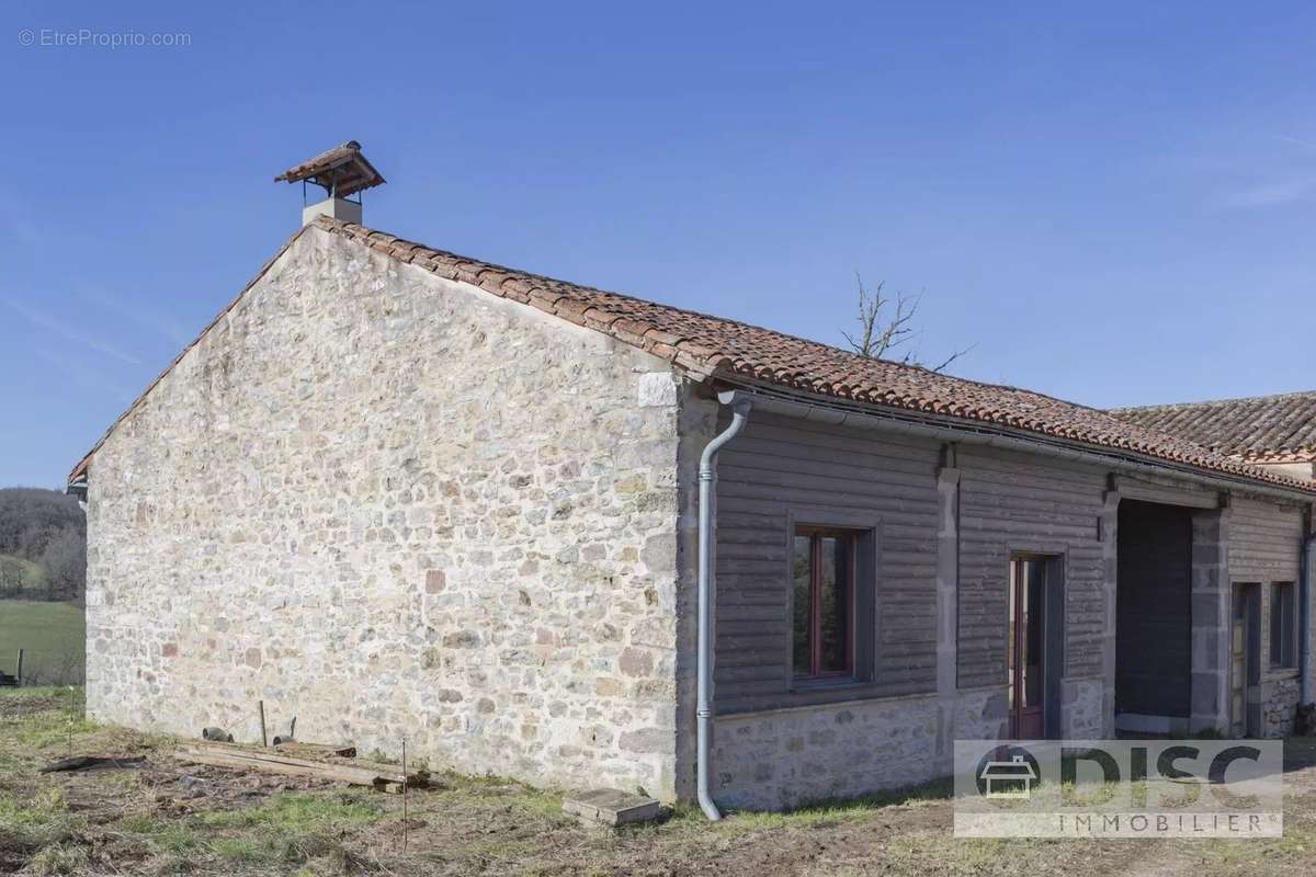 Maison à SAINT-MICHEL-DE-VAX