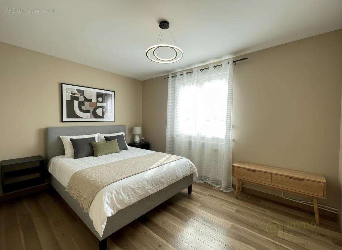 Maison 86 m² à Poulainville  - photo 5