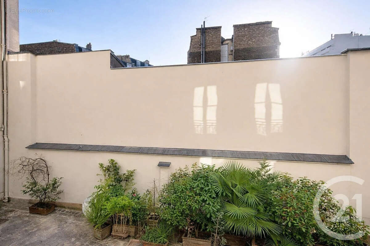 Appartement à PARIS-14E
