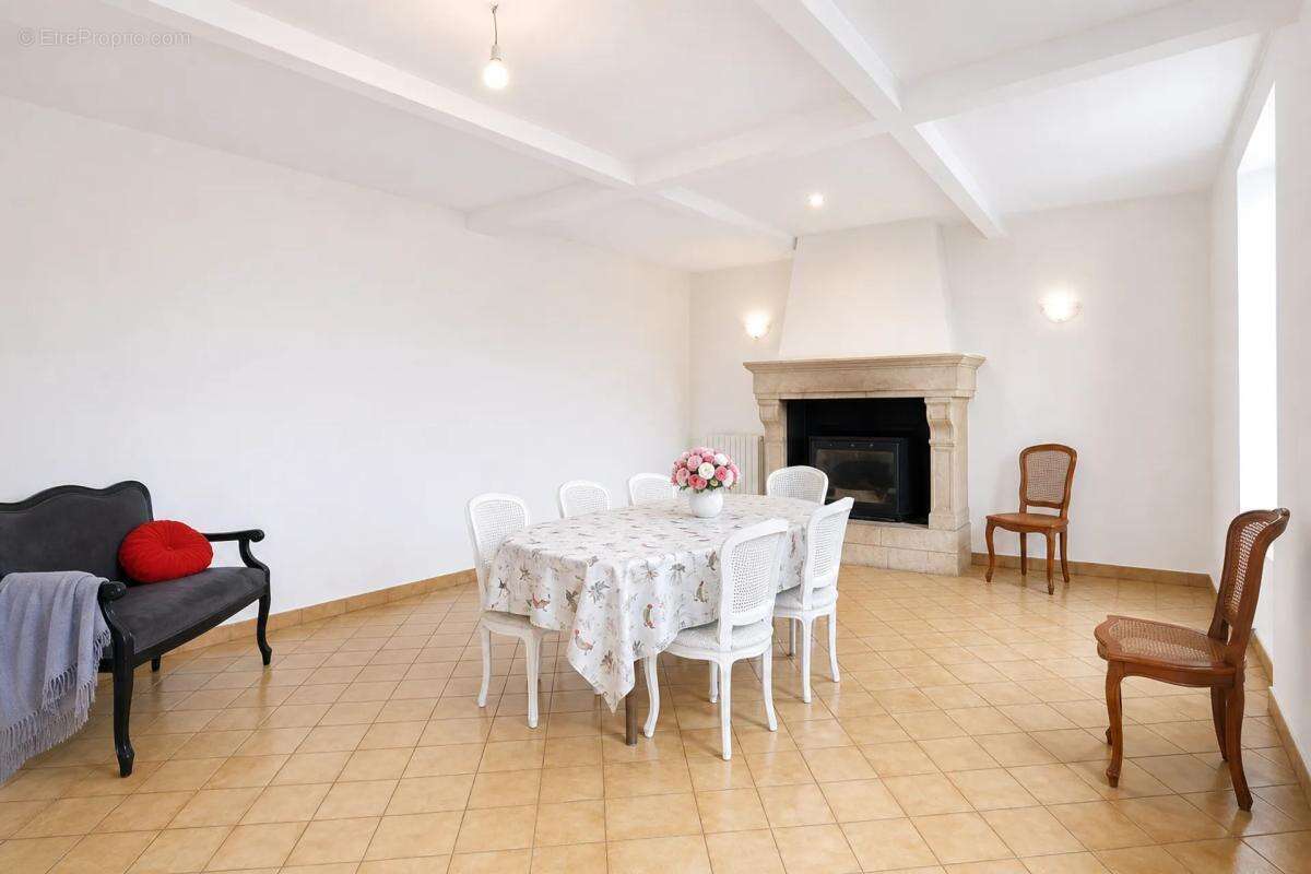Maison à MURAT-SUR-VEBRE