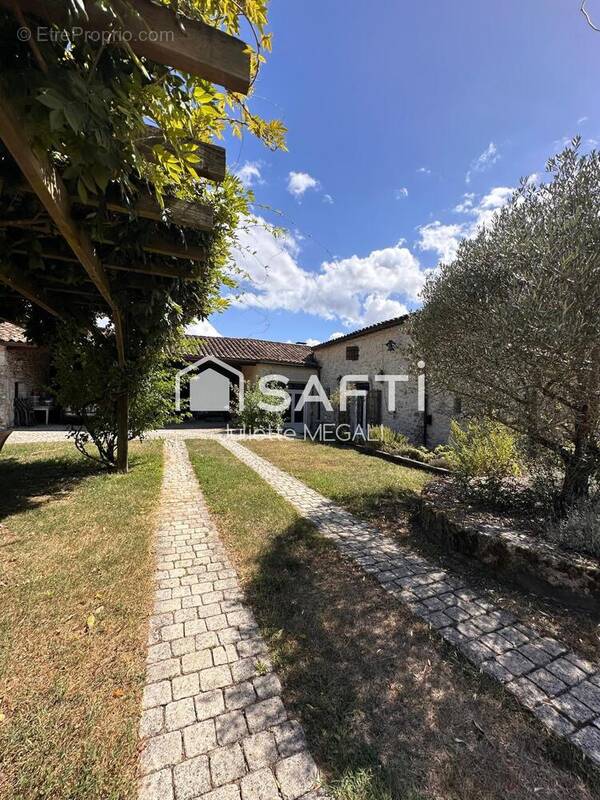 Photo 1 - Maison à MONTCARET