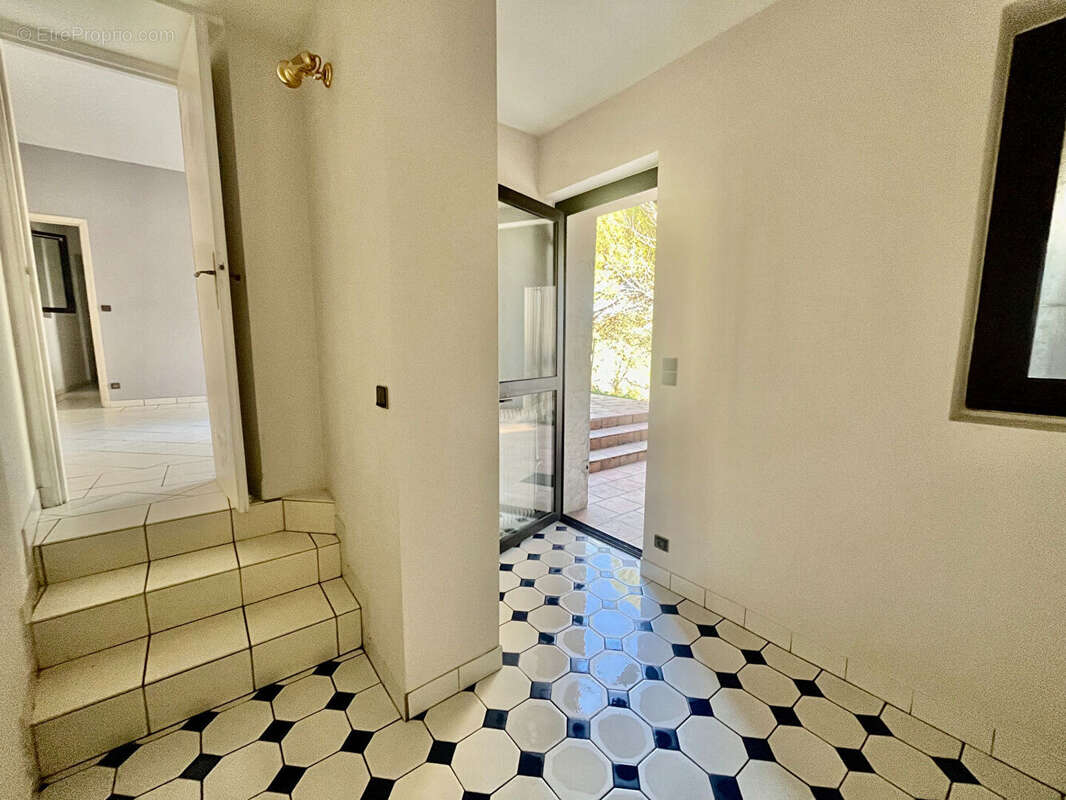 Secteur AGEN, située sur les hauteurs, venez découvrir cette jolie maison d'architecte avec vie de plain-pied offrant une surfac - photo 10