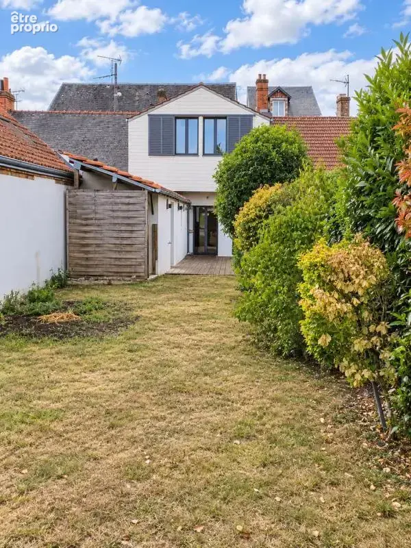  Au cœur de La Ferté-Saint-Aubin — Maison de caractère de 98 m² avec jardin - photo 3