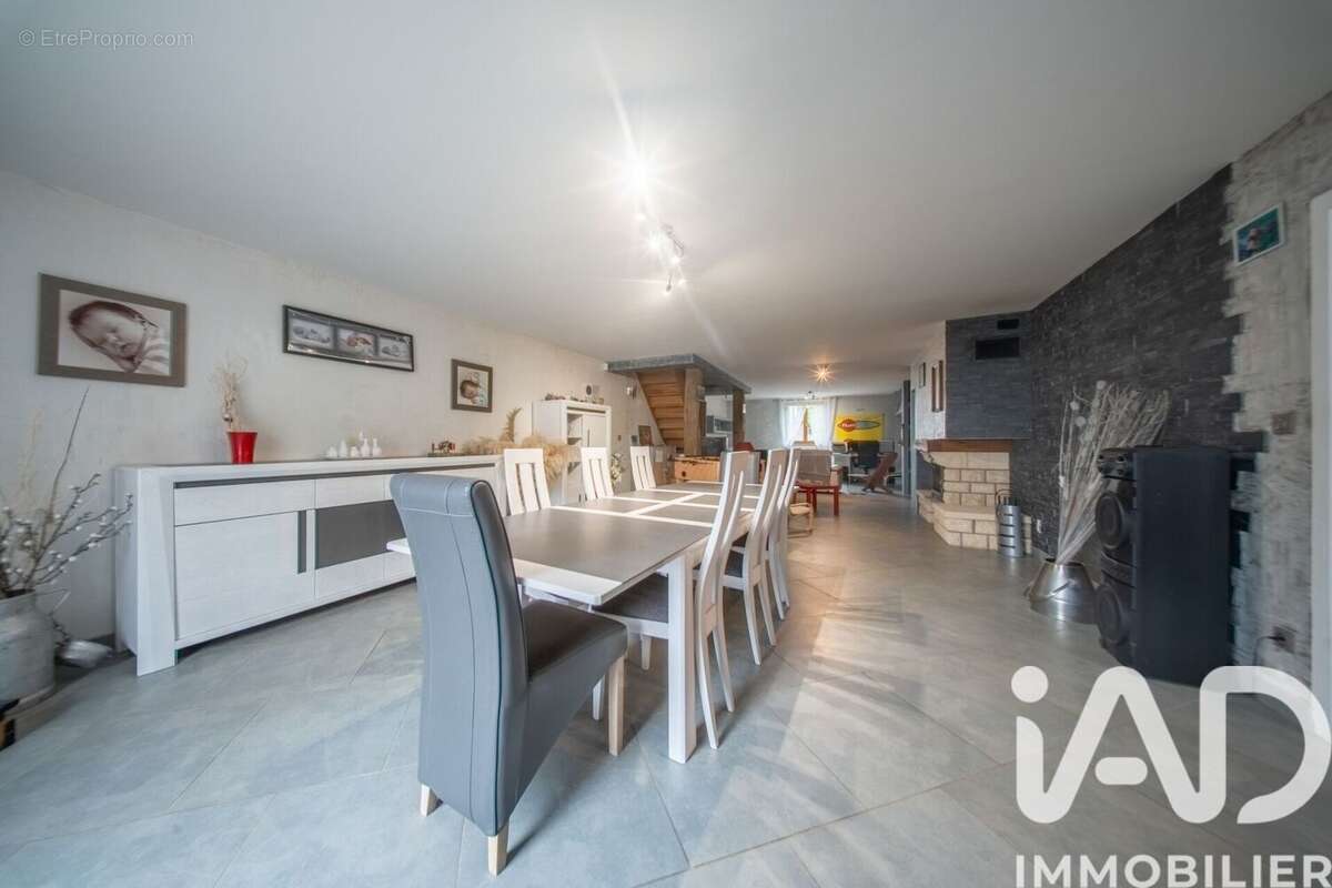 Maison 250 m² à Fleville-Lixieres  - photo 3