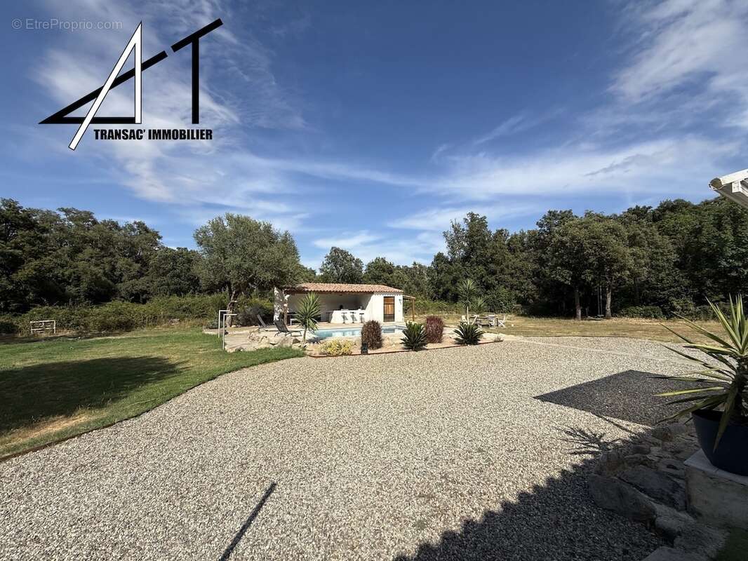 Villa plain-pied contemporaine, son parc  clos et sa piscine - photo 4