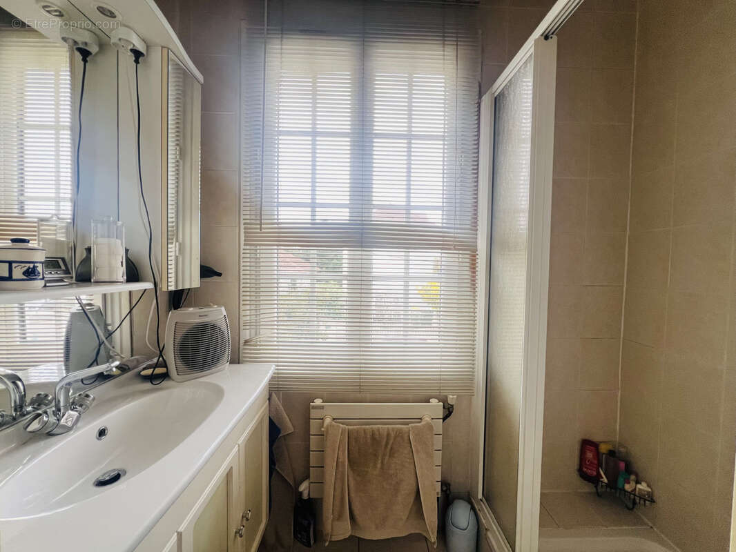 Maison à SARTROUVILLE