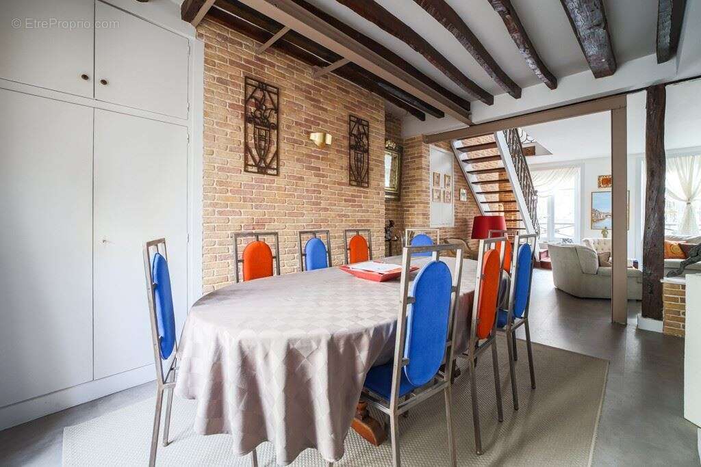 Appartement à PARIS-17E