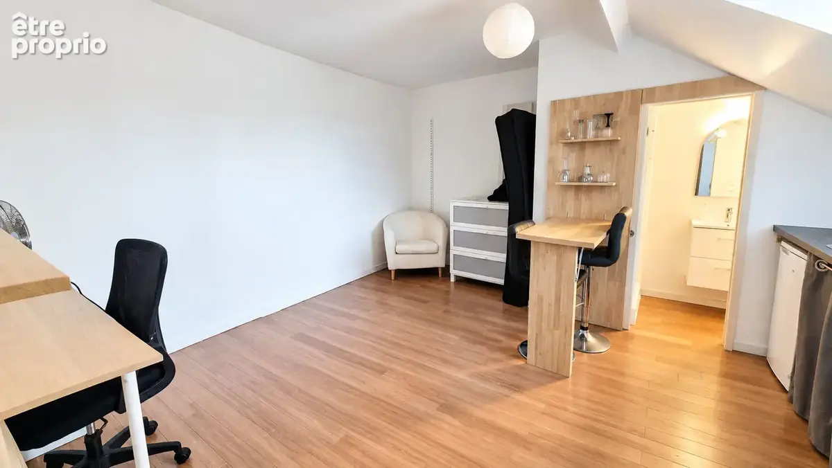 Saint-clement - studio 16m2 + grenier - vendu libre - photo 4