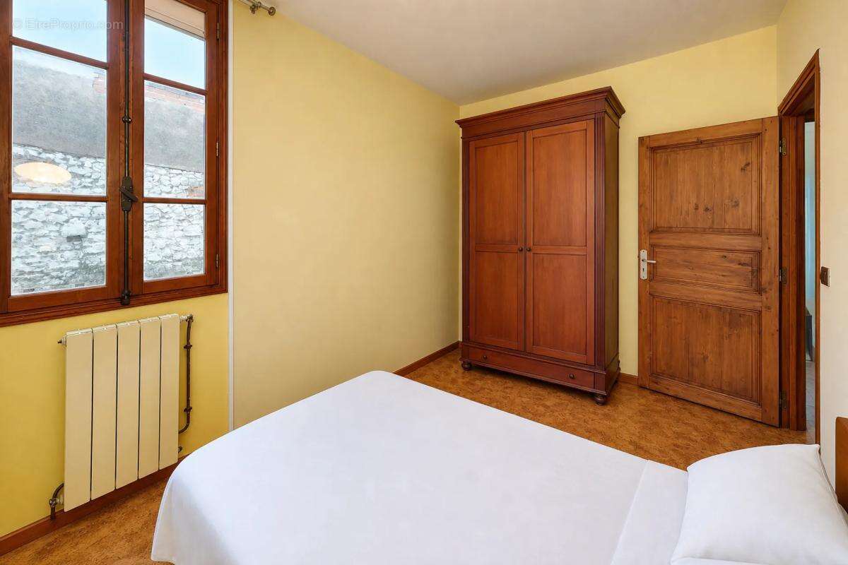 Maison spacieuse de 236 m² avec jardin fruitier à Valence - photo 16