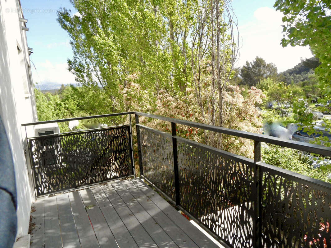 Appartement à PEYPIN