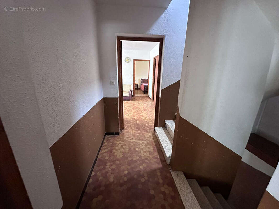 Appartement à SAINT-REMY-DE-CHAUDES-AIGUES