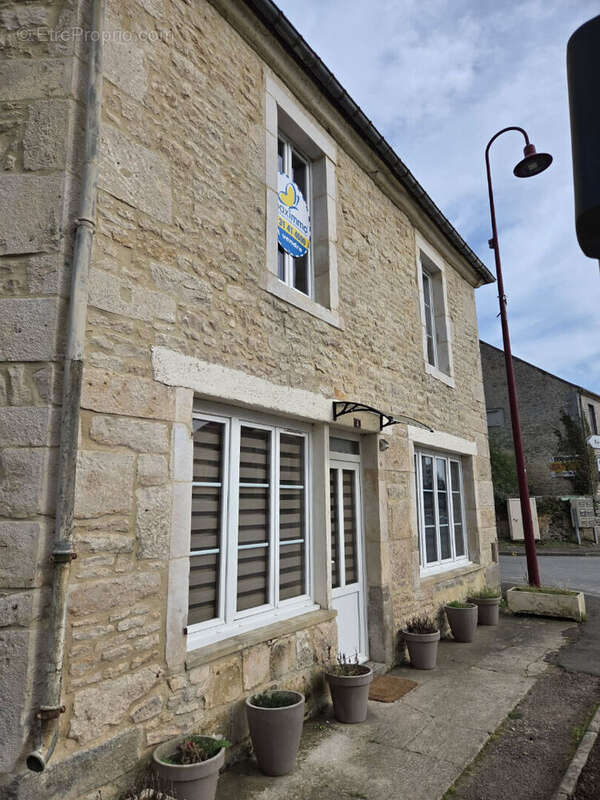 Maison 3 chambres, jardin et hangar - photo 16
