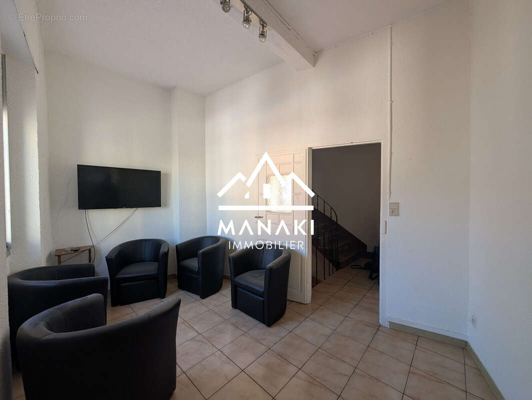 Salon au 1er étage - Appartement à SAINT-LAURENT-DE-LA-SALANQUE